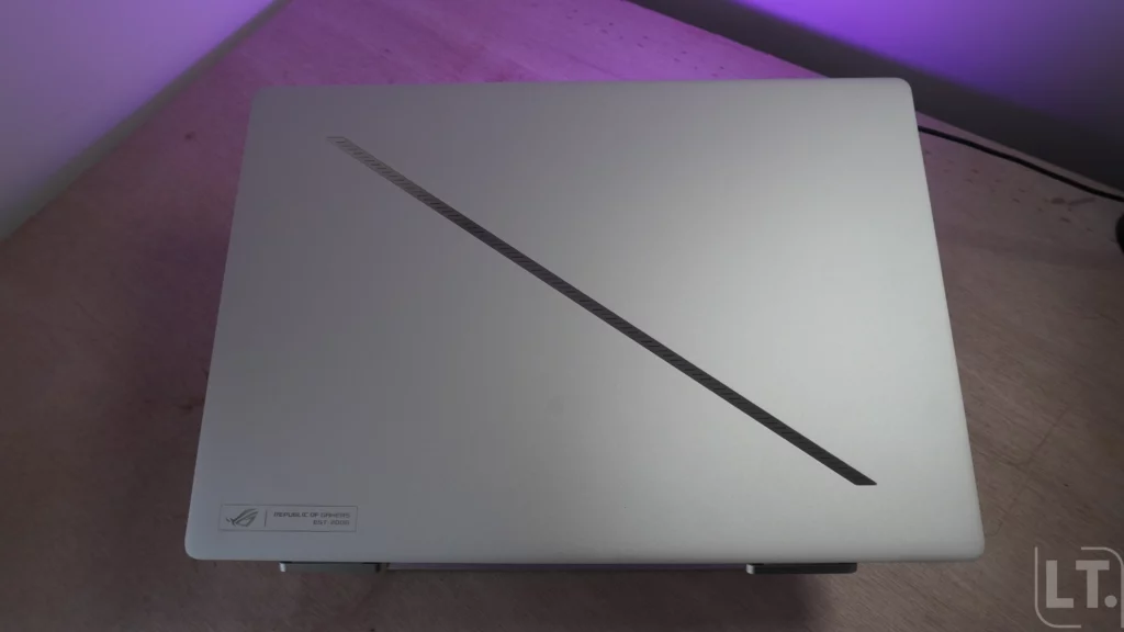 Dos du Asus ROG Zephyrus G16