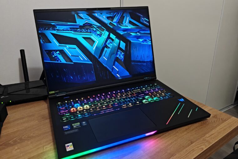 Acer Predator Helios 18 AI : vue mise en avant // Crédit photo : Grégory R.