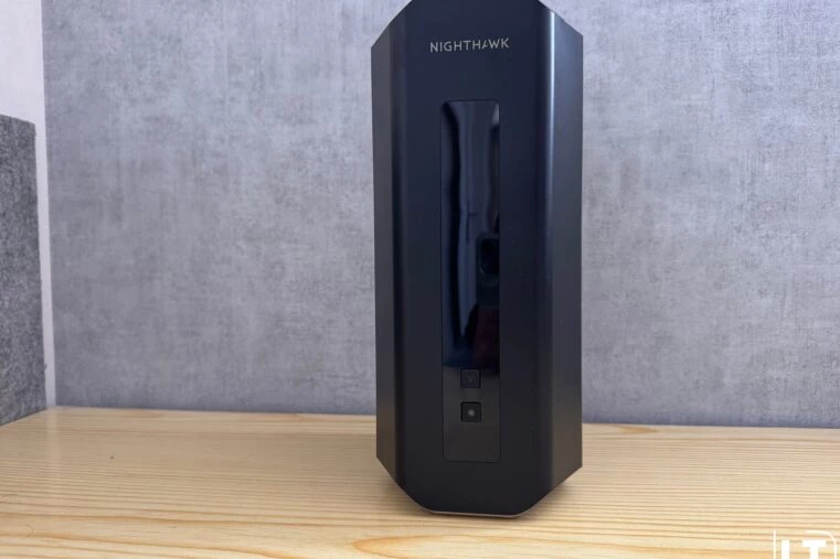 Netgear Nighthawk RS700S