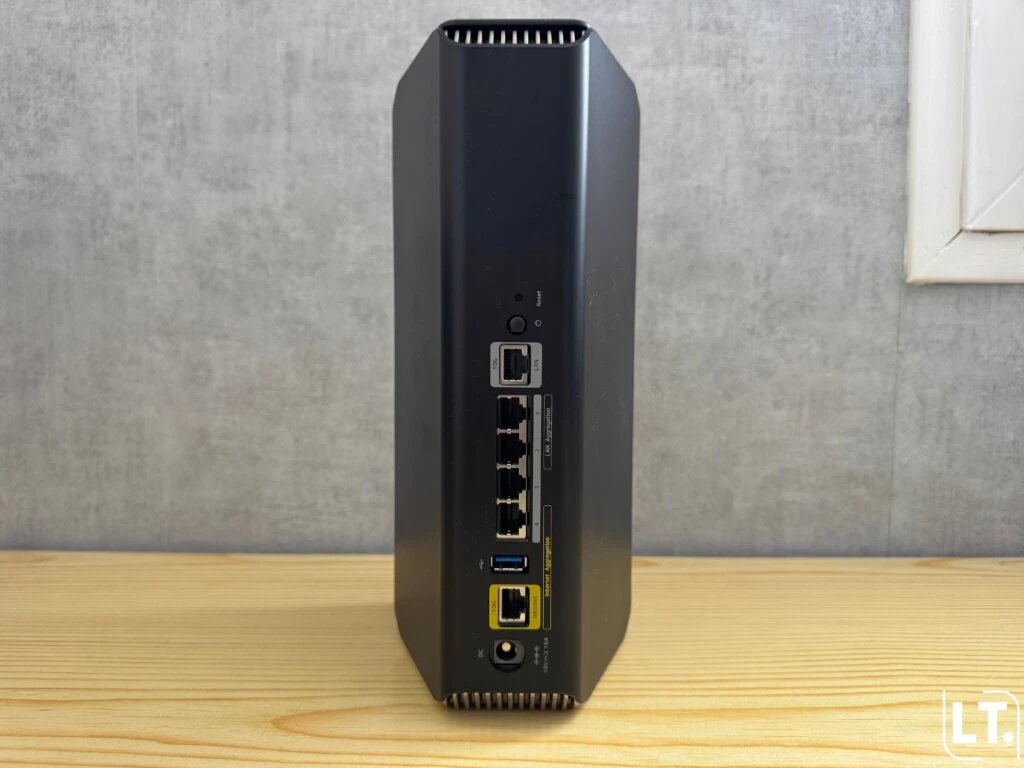 Dos du Netgear Nighthawk RS700S