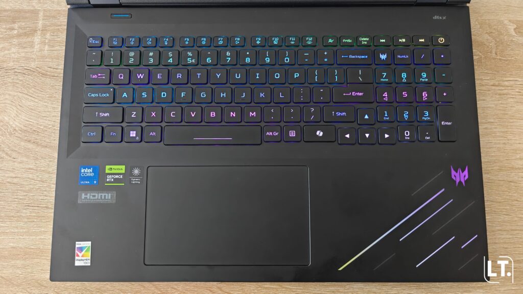 Acer Predator Helios 18 AI 2026 vue clavier
