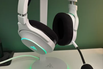 RazerBarracudaXChroma sur pied
