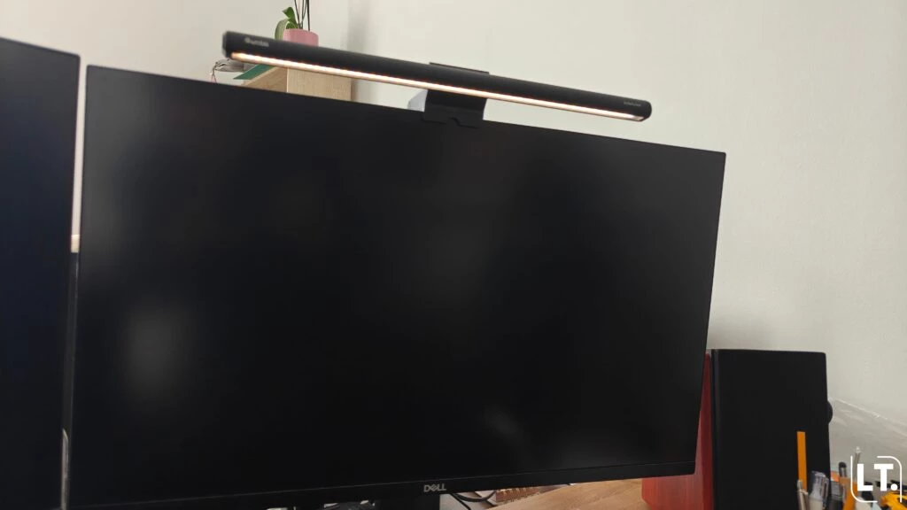 Quntis Monitor Light Bar IM sur écran 27 pouces